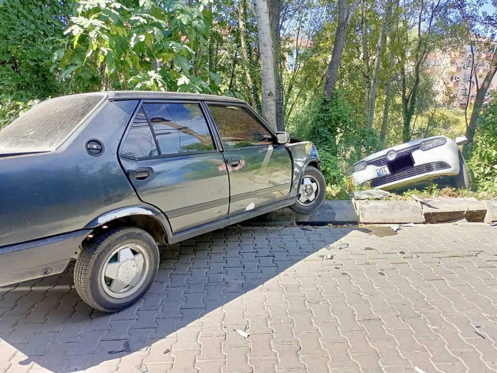 Irmak kenarında korkutan kaza