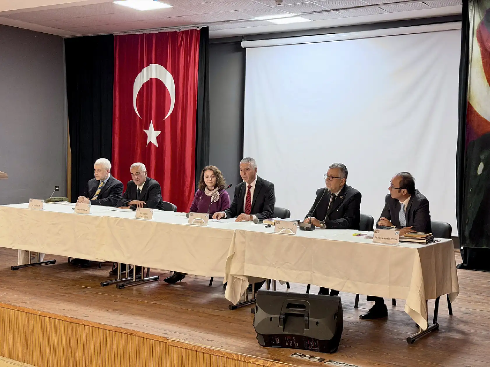 Yazı yazma helaya başın girer belaya