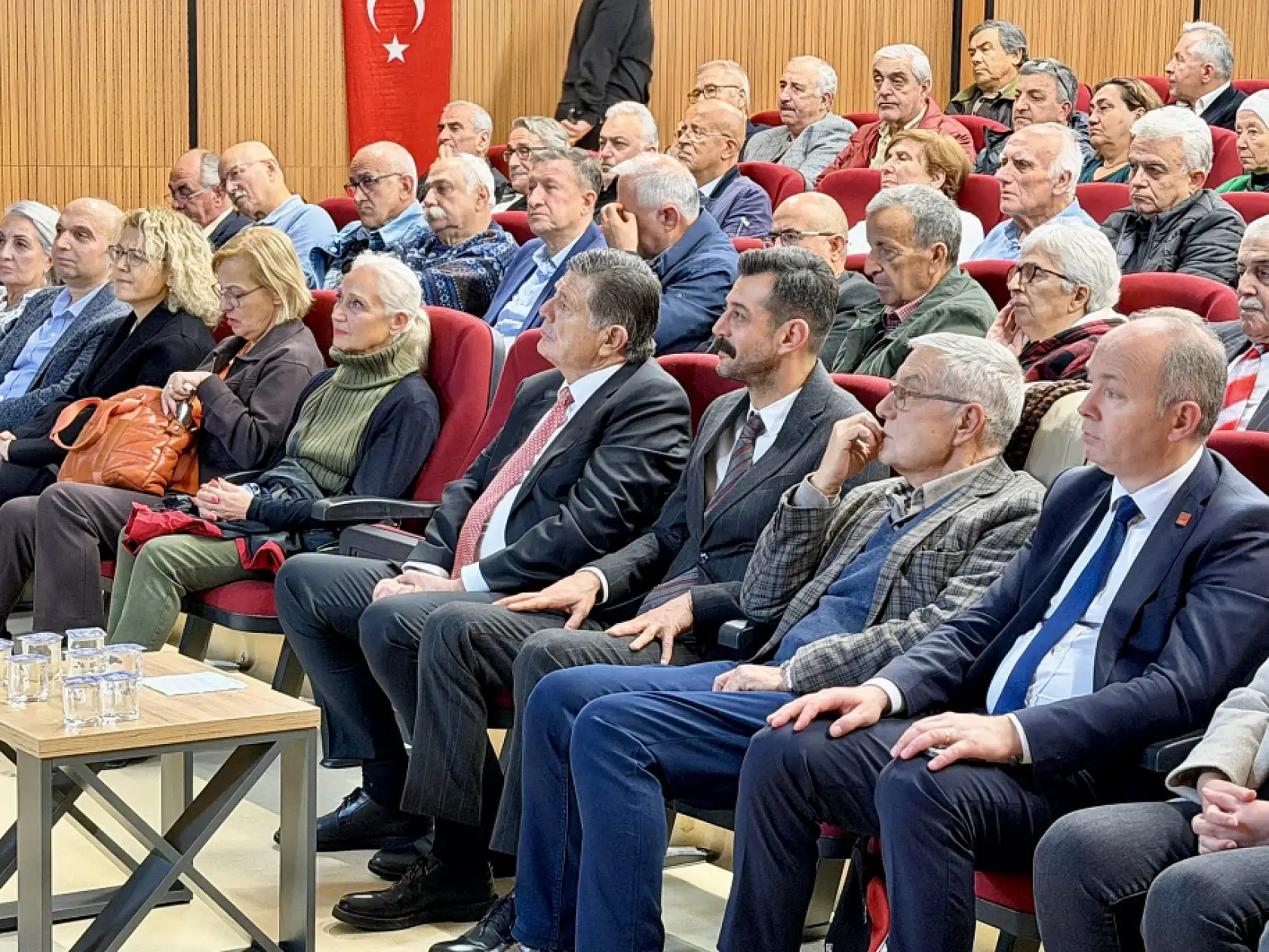 Herkes siyaset yapmalı