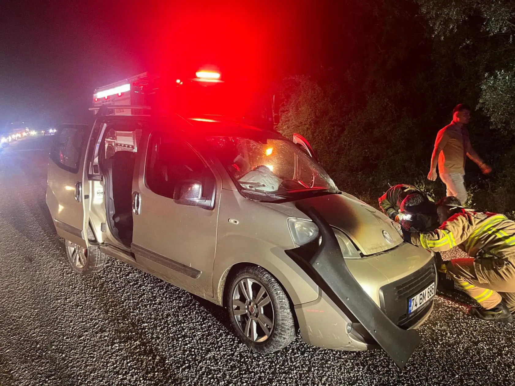 Mıcırlı yollarda kazalar bitmiyor