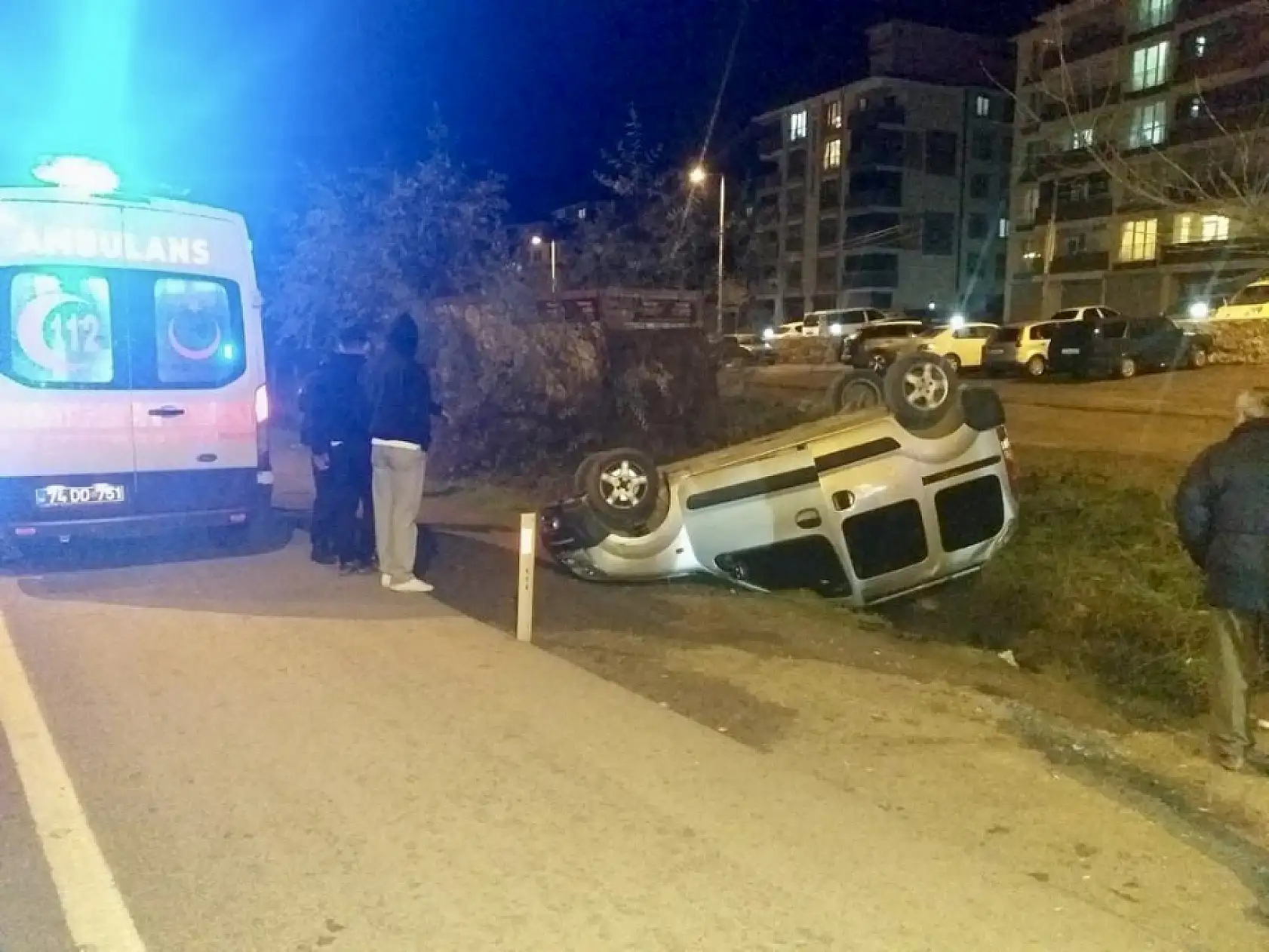 Kontrolden çıkan araç takla attı