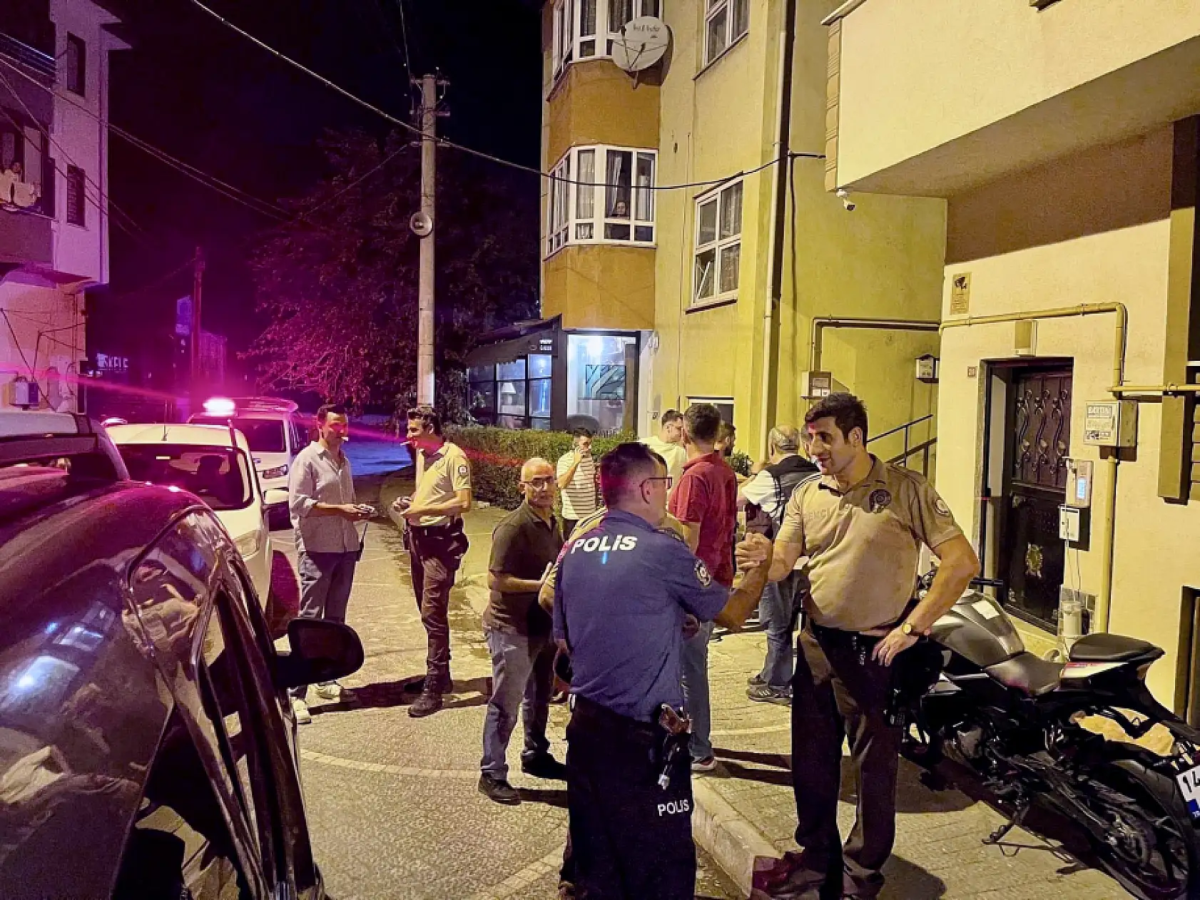 Yardıma gitti, sopayla darp edildi
