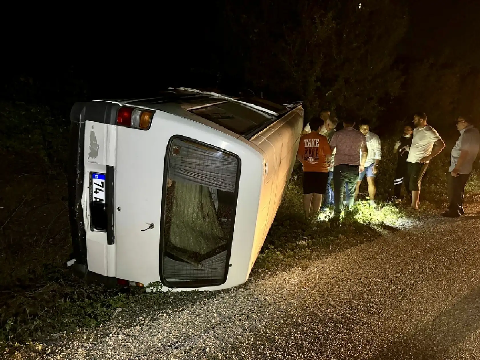 Mıcırlı yollarda kazalar bitmiyor