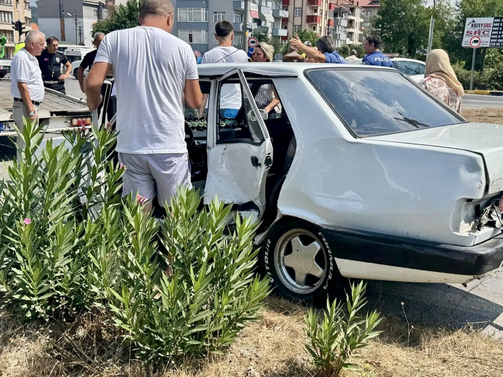 Valilik konut kavşağında zincirleme kaza