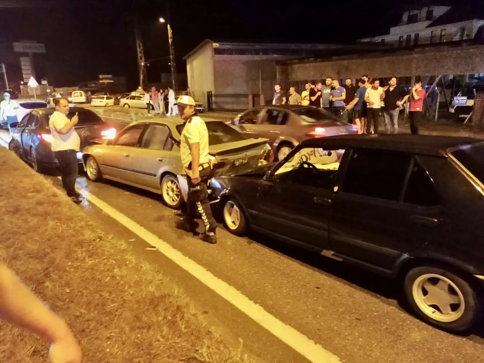 Terminal yolunda zincirleme kaza