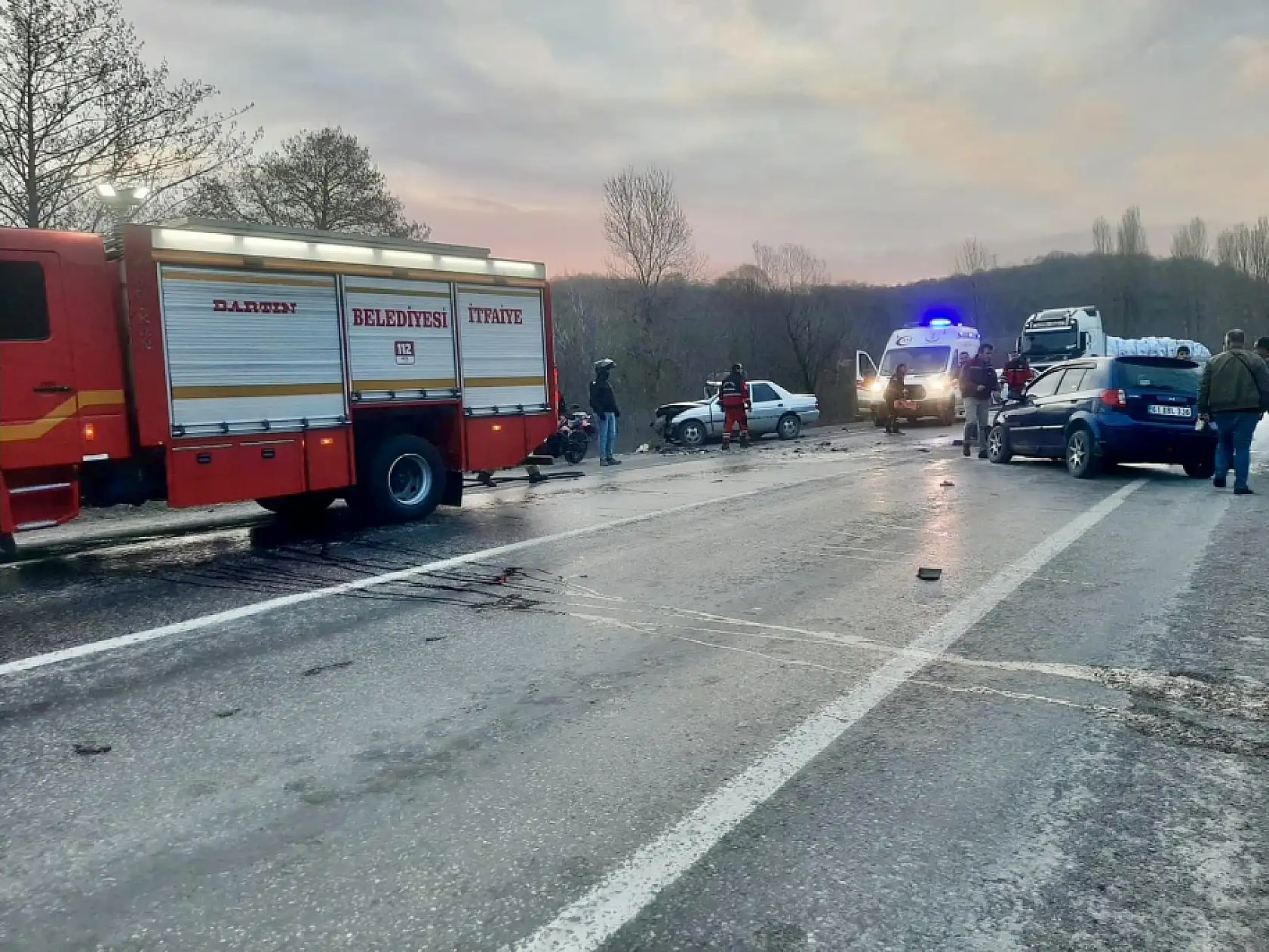 İnkumu yolunda feci kaza, 4 yaralı