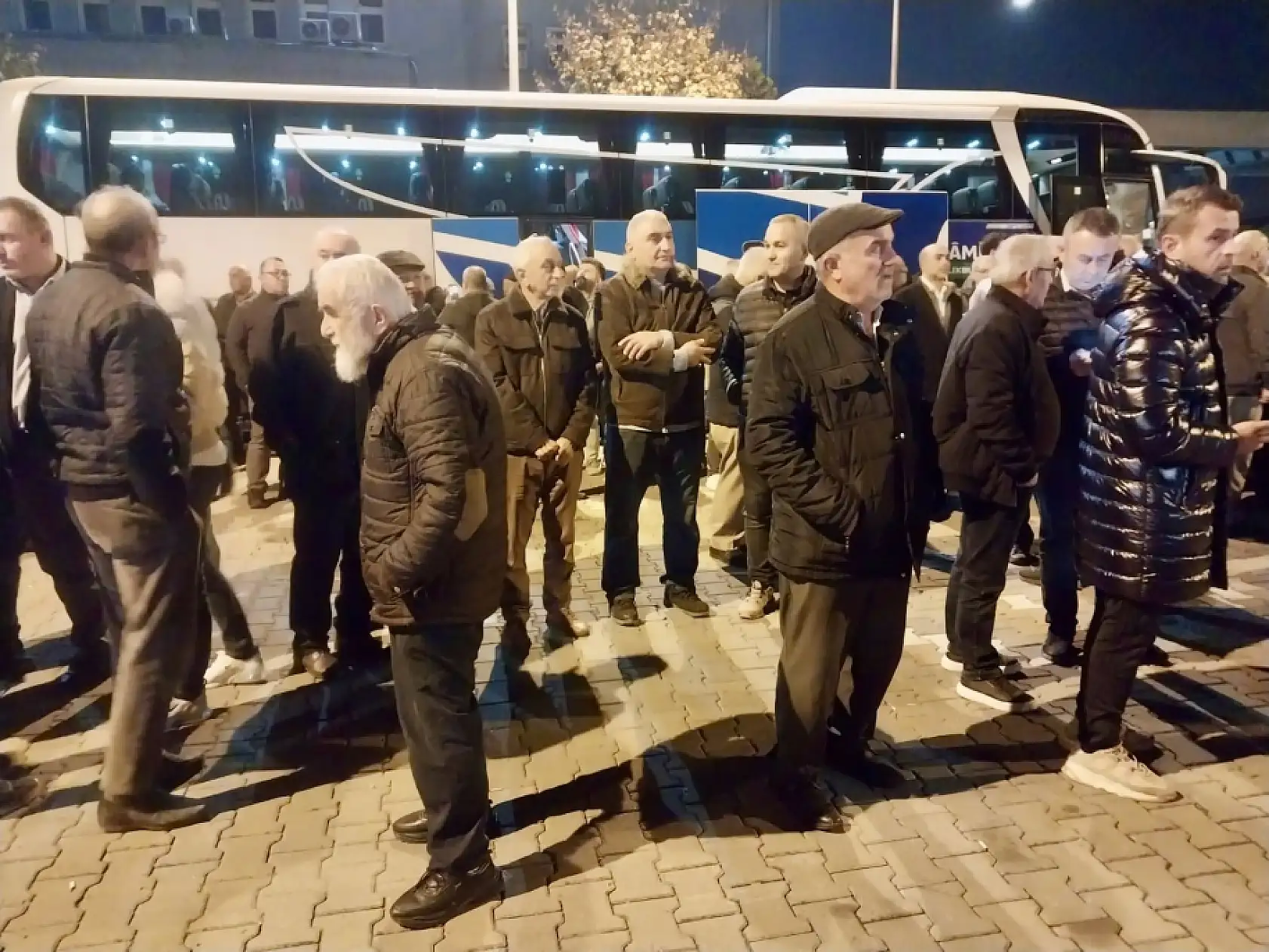 Dualarla uğurlandılar