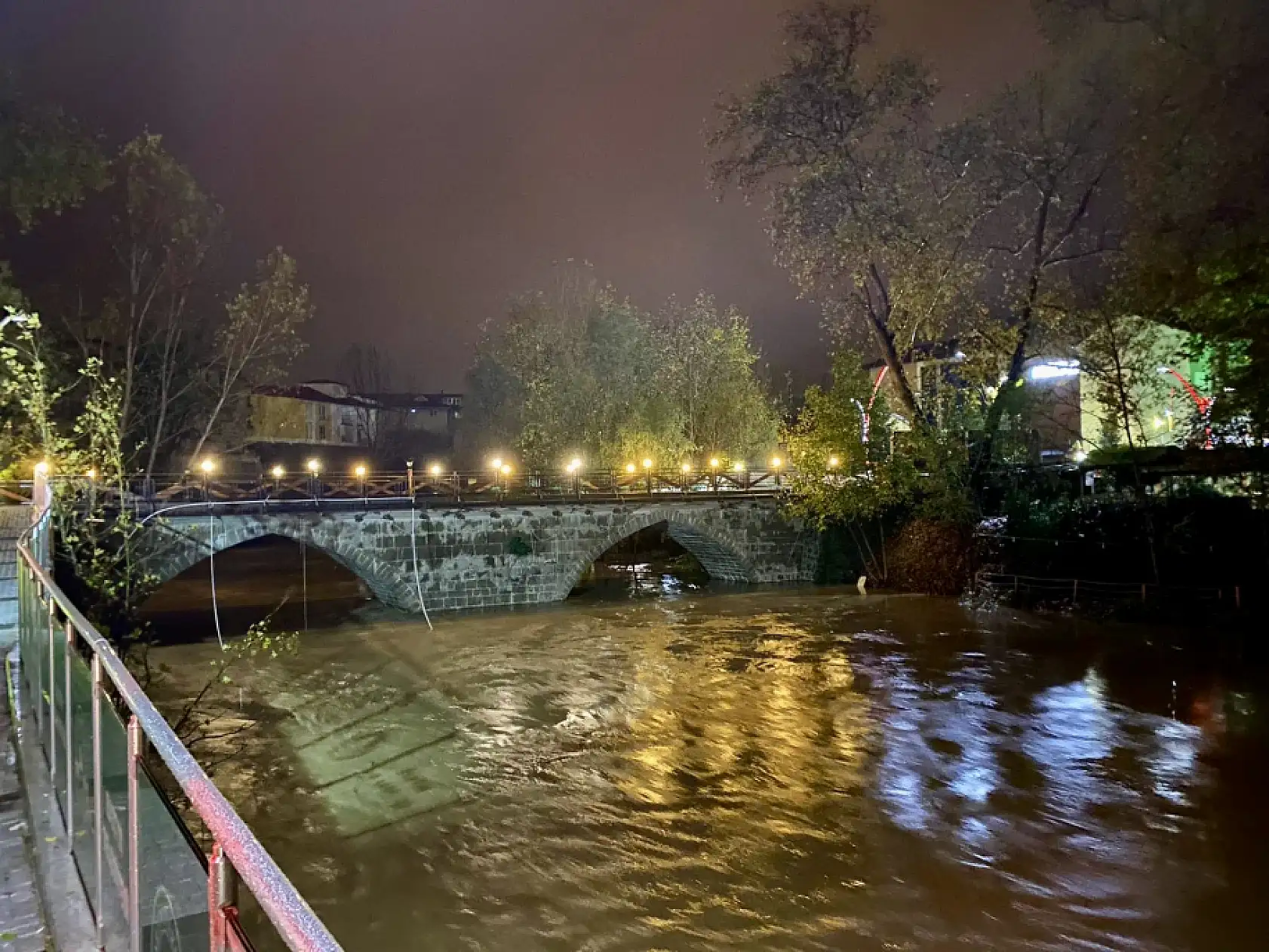 Irmakta su seviyesinde tehlikeli yükseliş