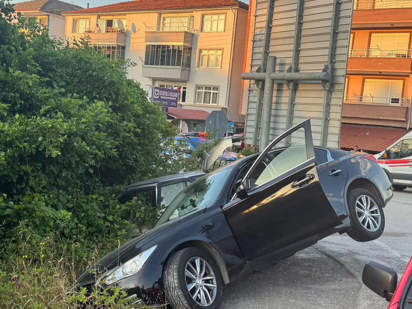 Kavşakta ilginç kaza