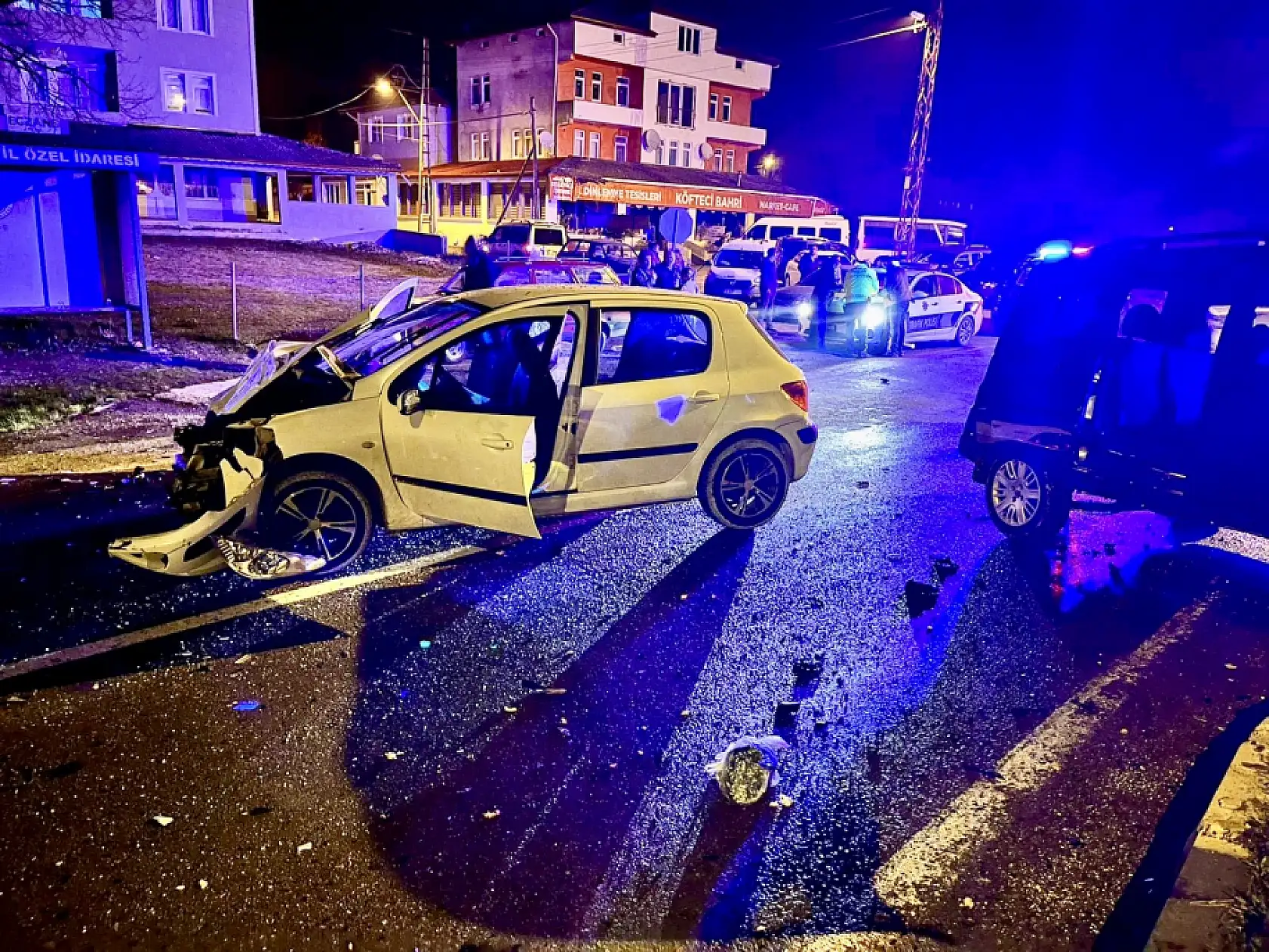 Esenyurt kavşağında feci kaza