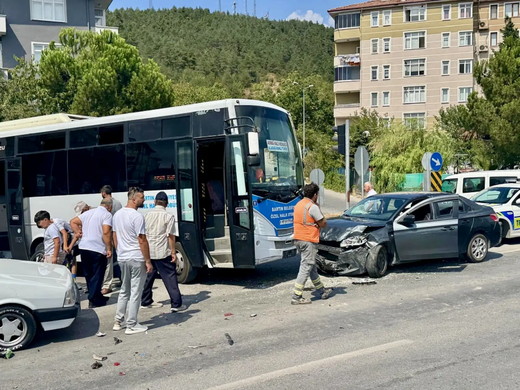 Valilik konut kavşağında zincirleme kaza
