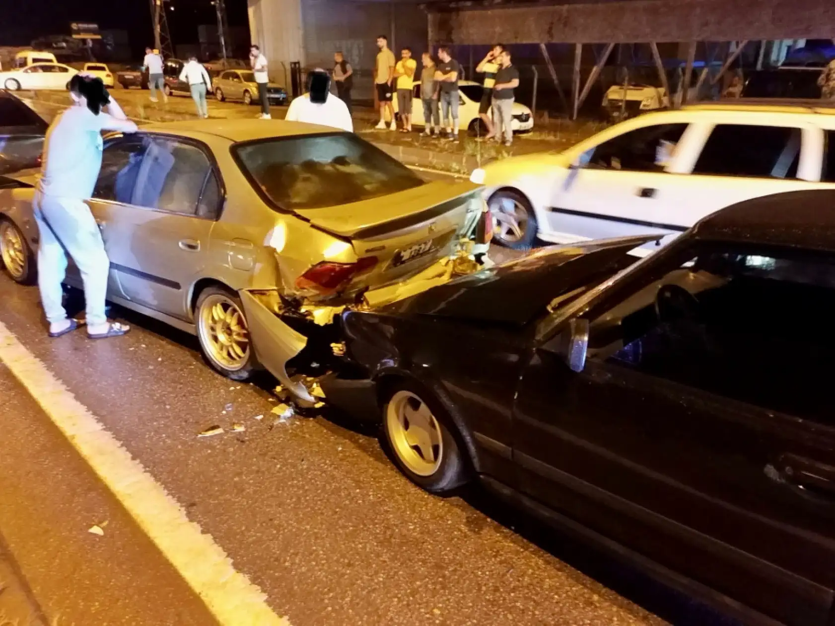 Terminal yolunda zincirleme kaza