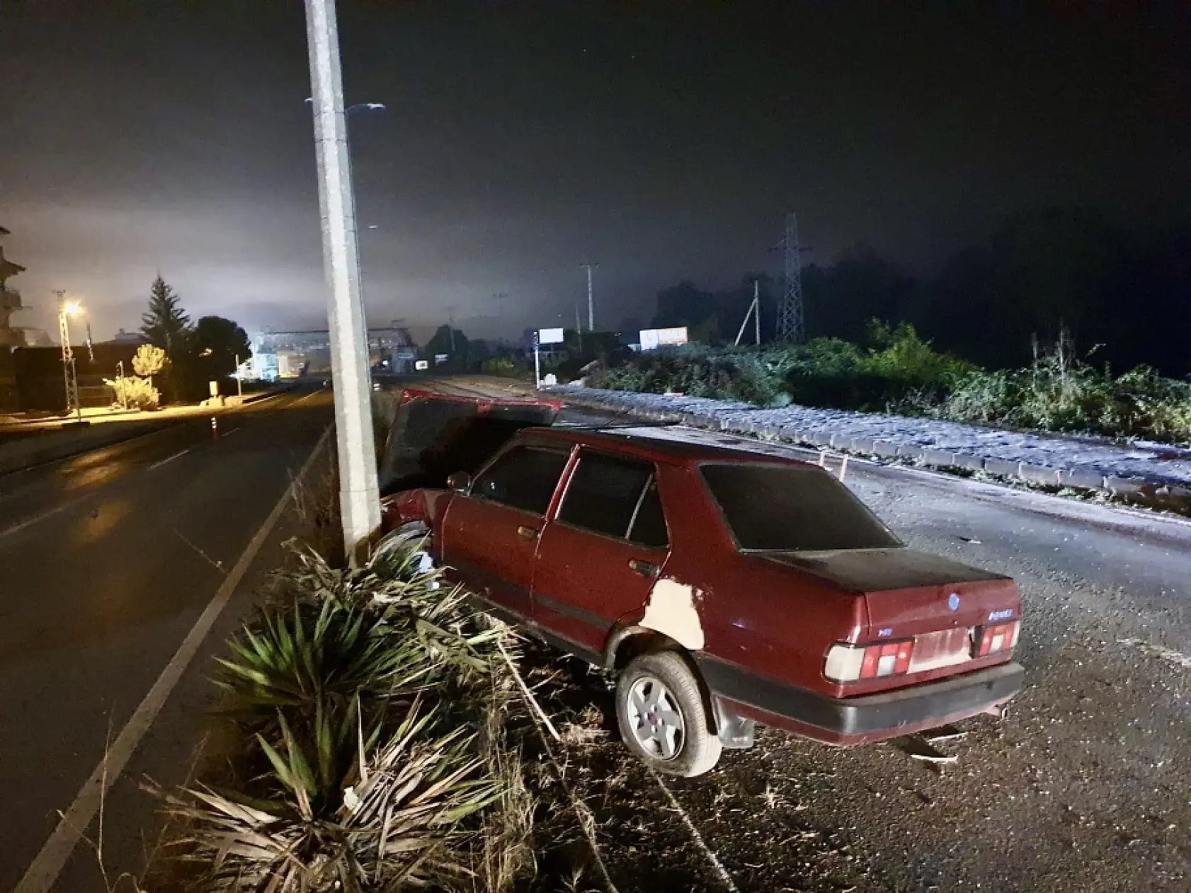 Direğe çarpıp gitti