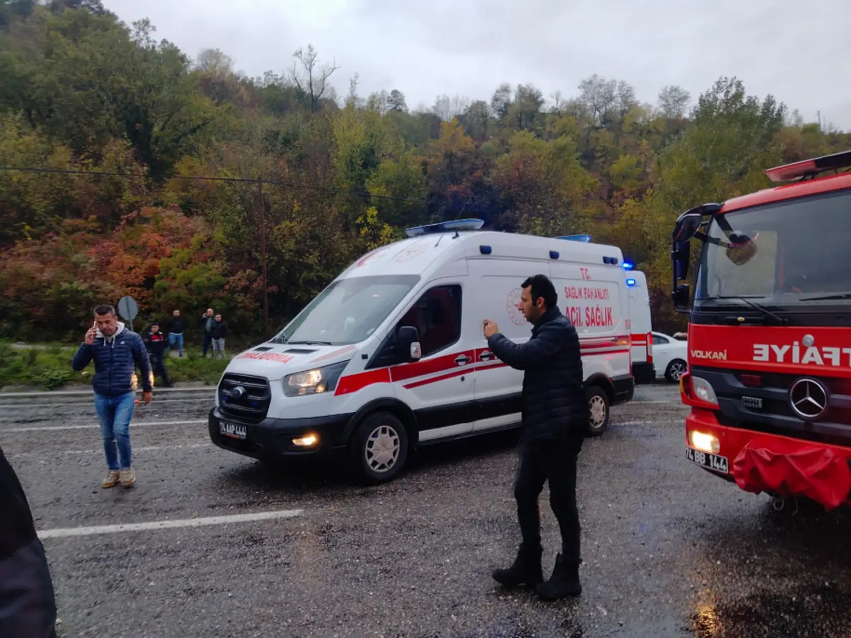 Bartın'da işçi servisi devrildi: 1 ölü 19 yaralı