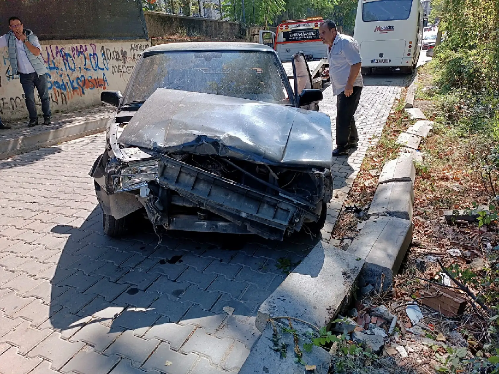 Irmak kenarında korkutan kaza