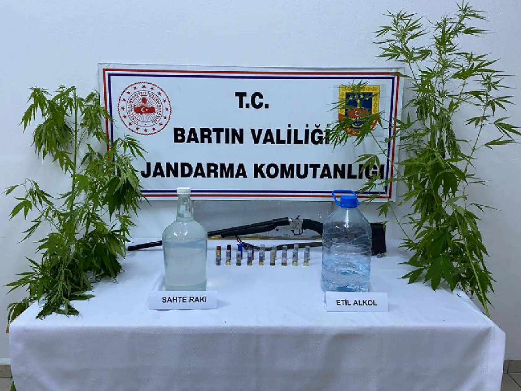 Jandarmadan 6 ayrı operasyon