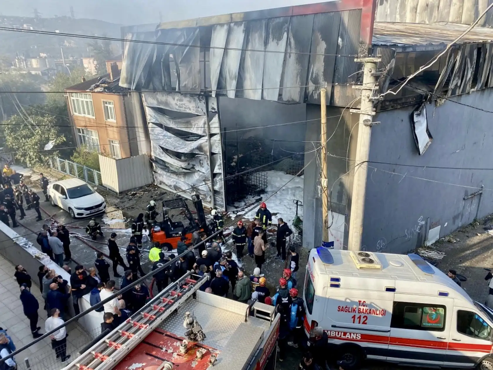 Kozmetik fabrikasında yangın