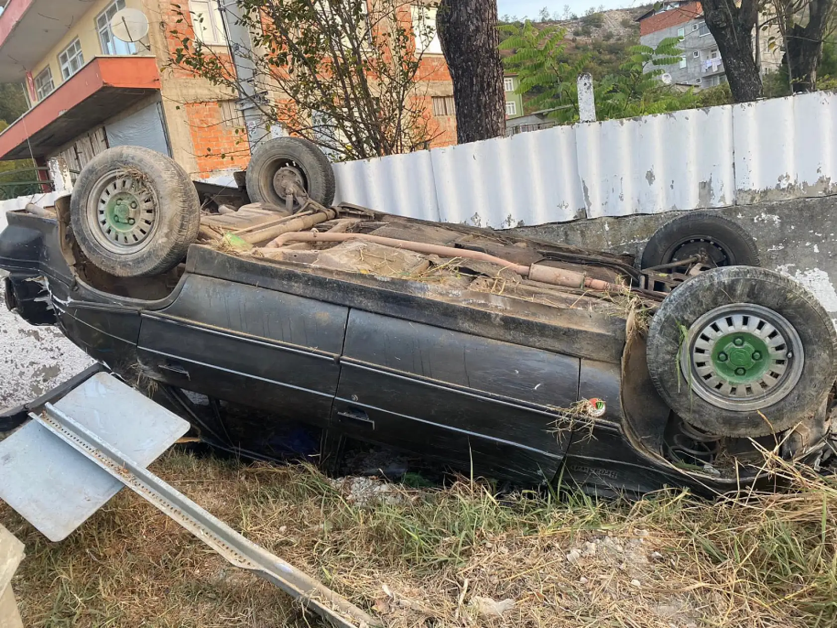 Kontrolden çıktı, ters döndü