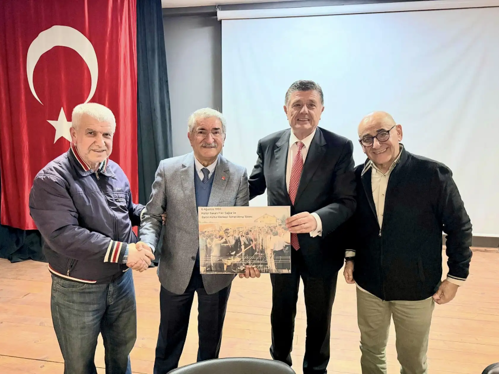 Herkes siyaset yapmalı