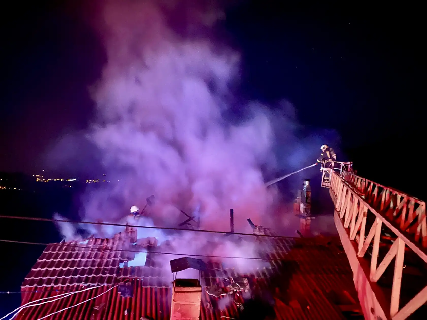 Köyde korkutan yangın