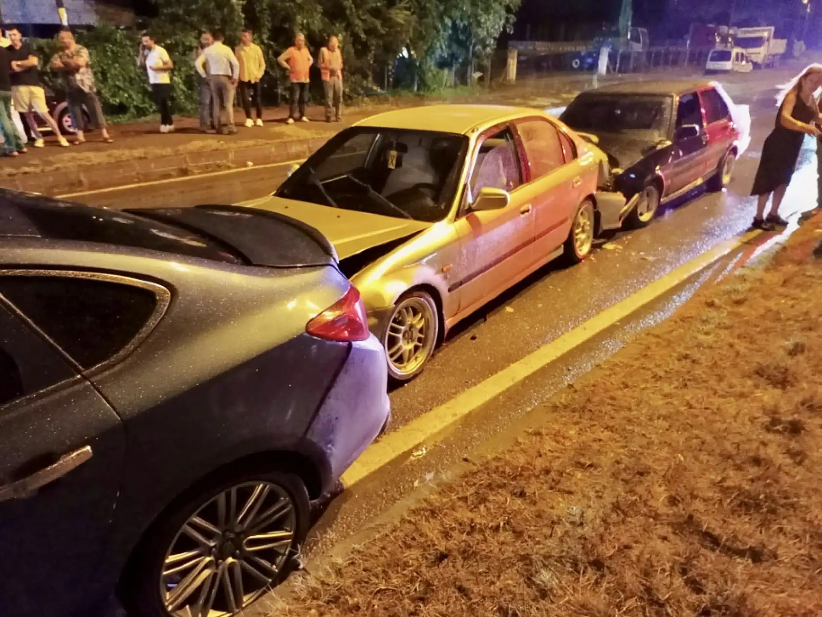 Terminal yolunda zincirleme kaza