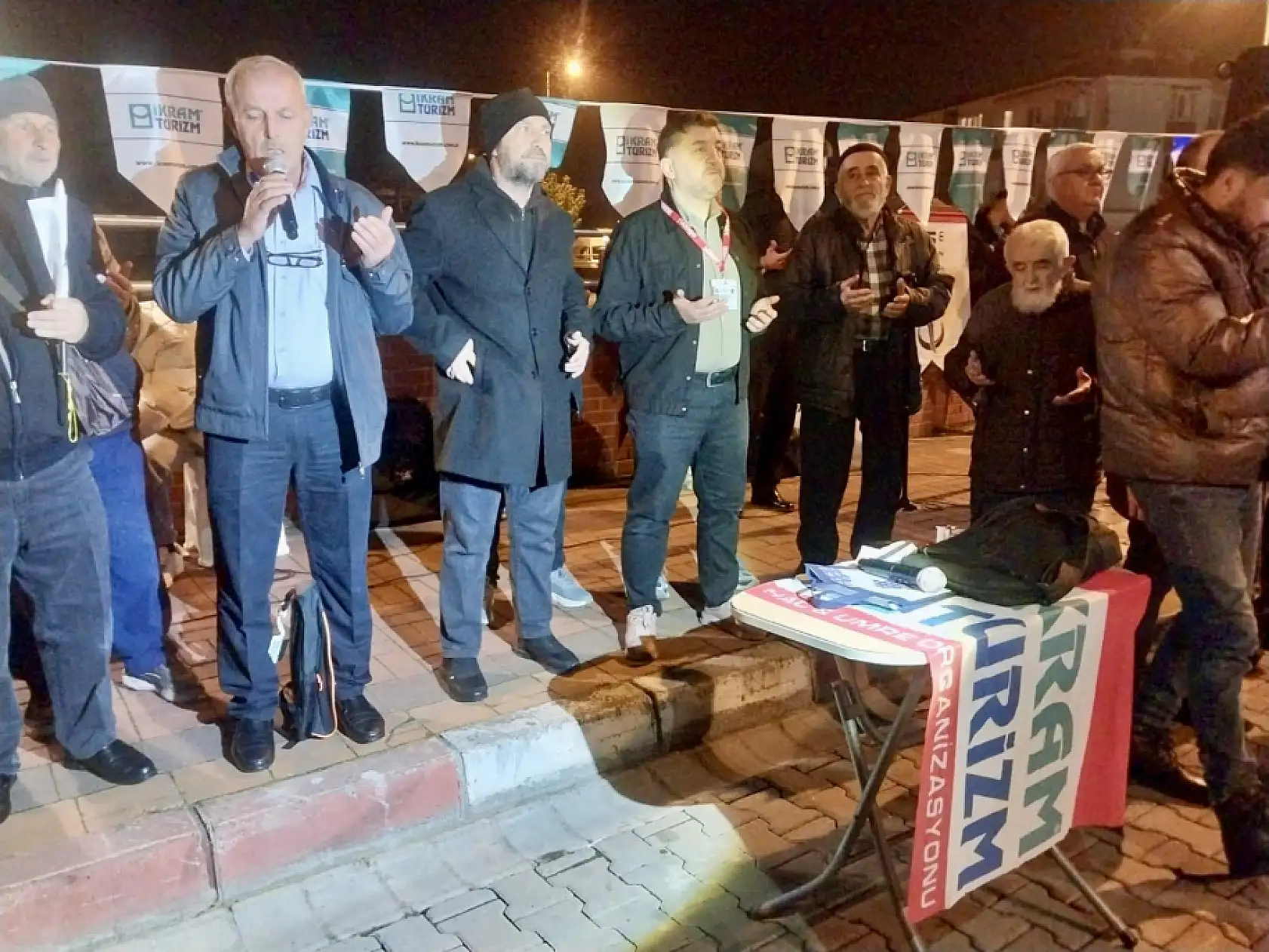 Dualarla uğurlandılar