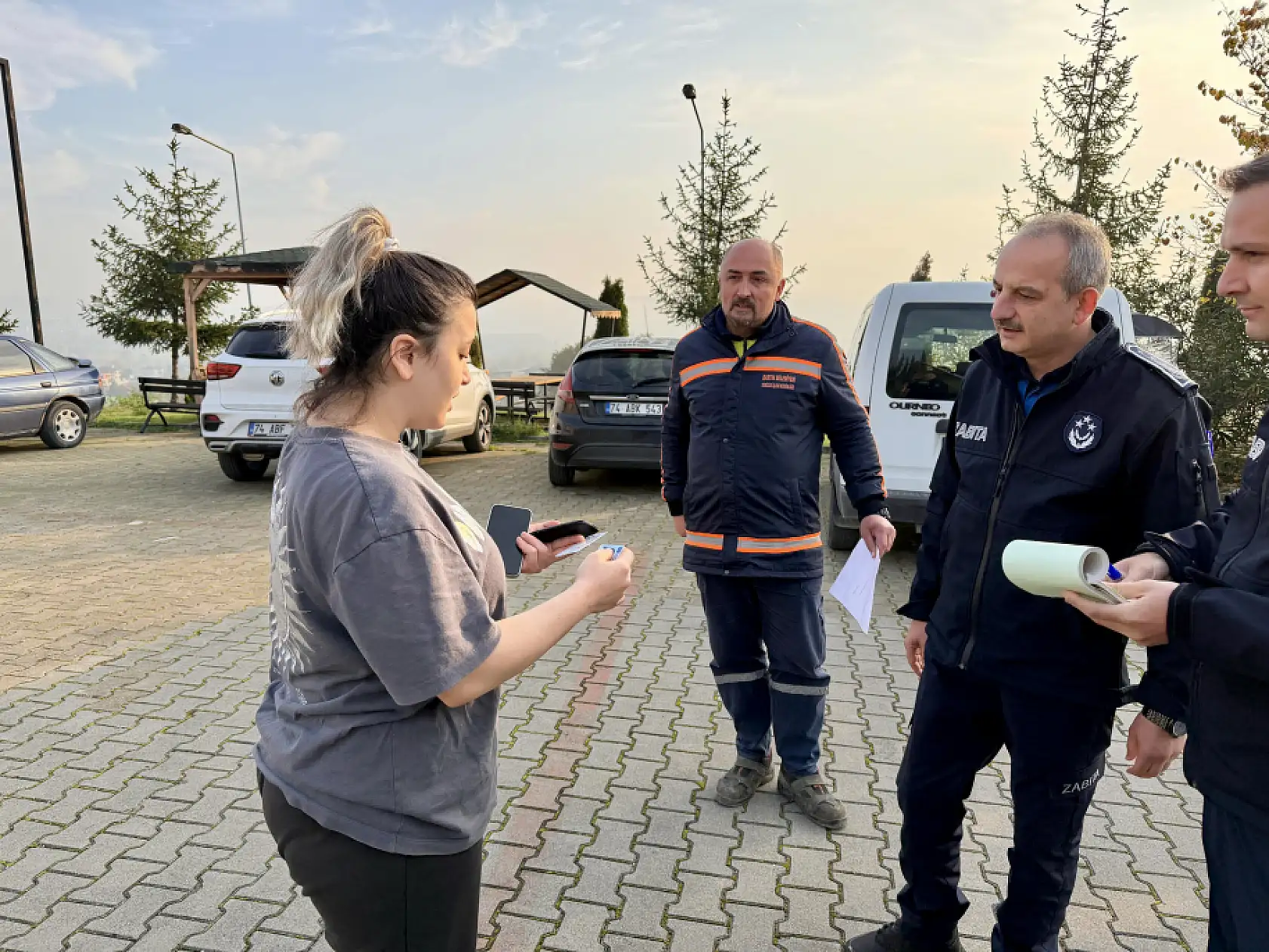 Temizlik personelinden örnek davranış