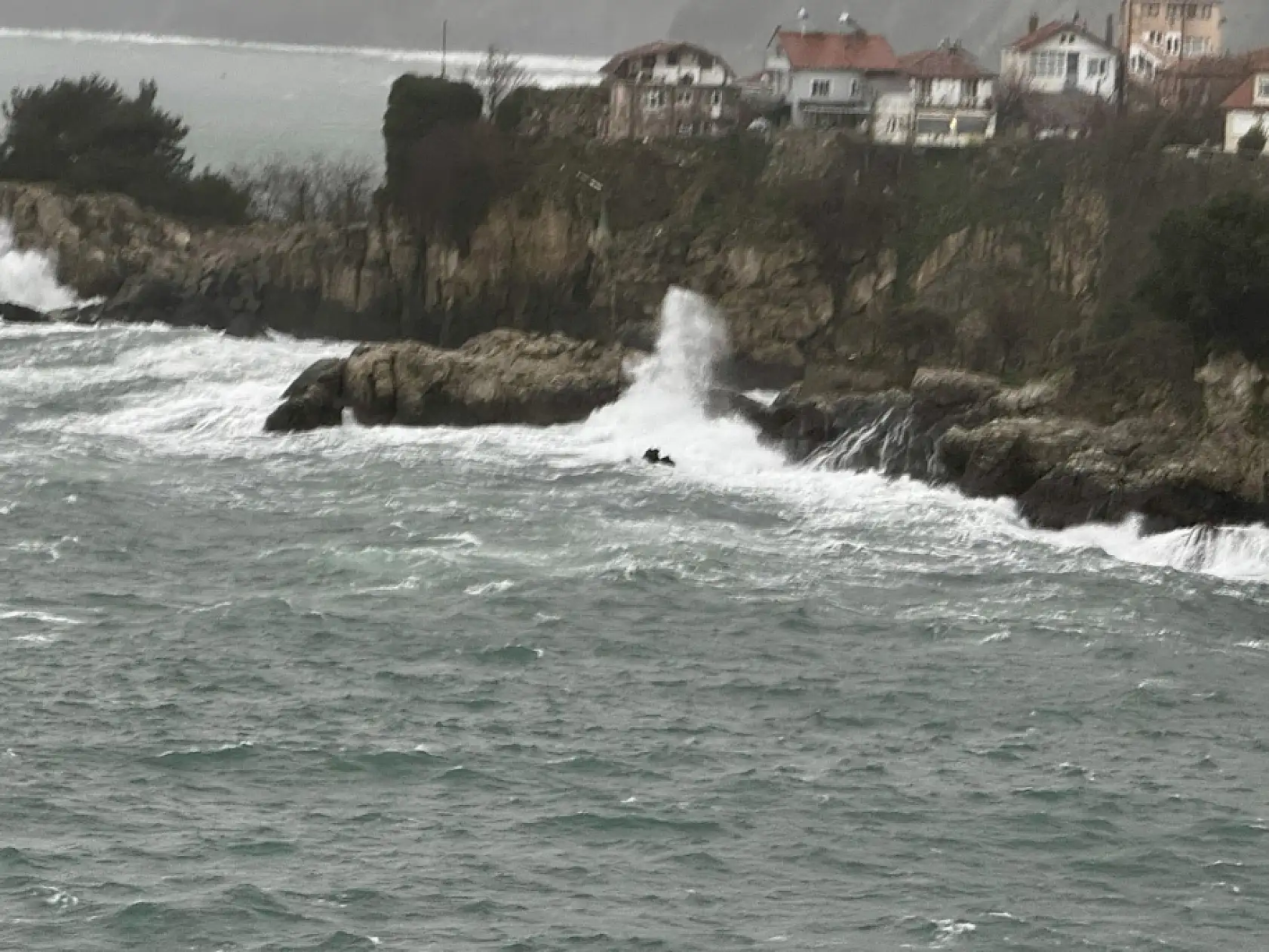 Meteorolojik uyarıdan sonra fırtına çıktı