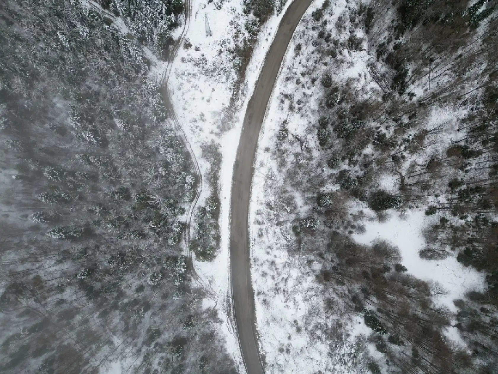 Yüksek kesimlerde kar manzarası