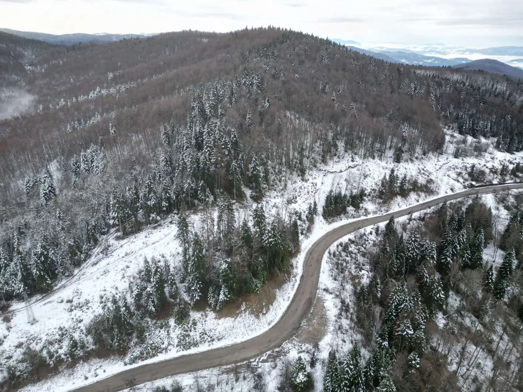 Yüksek kesimlerde kar manzarası