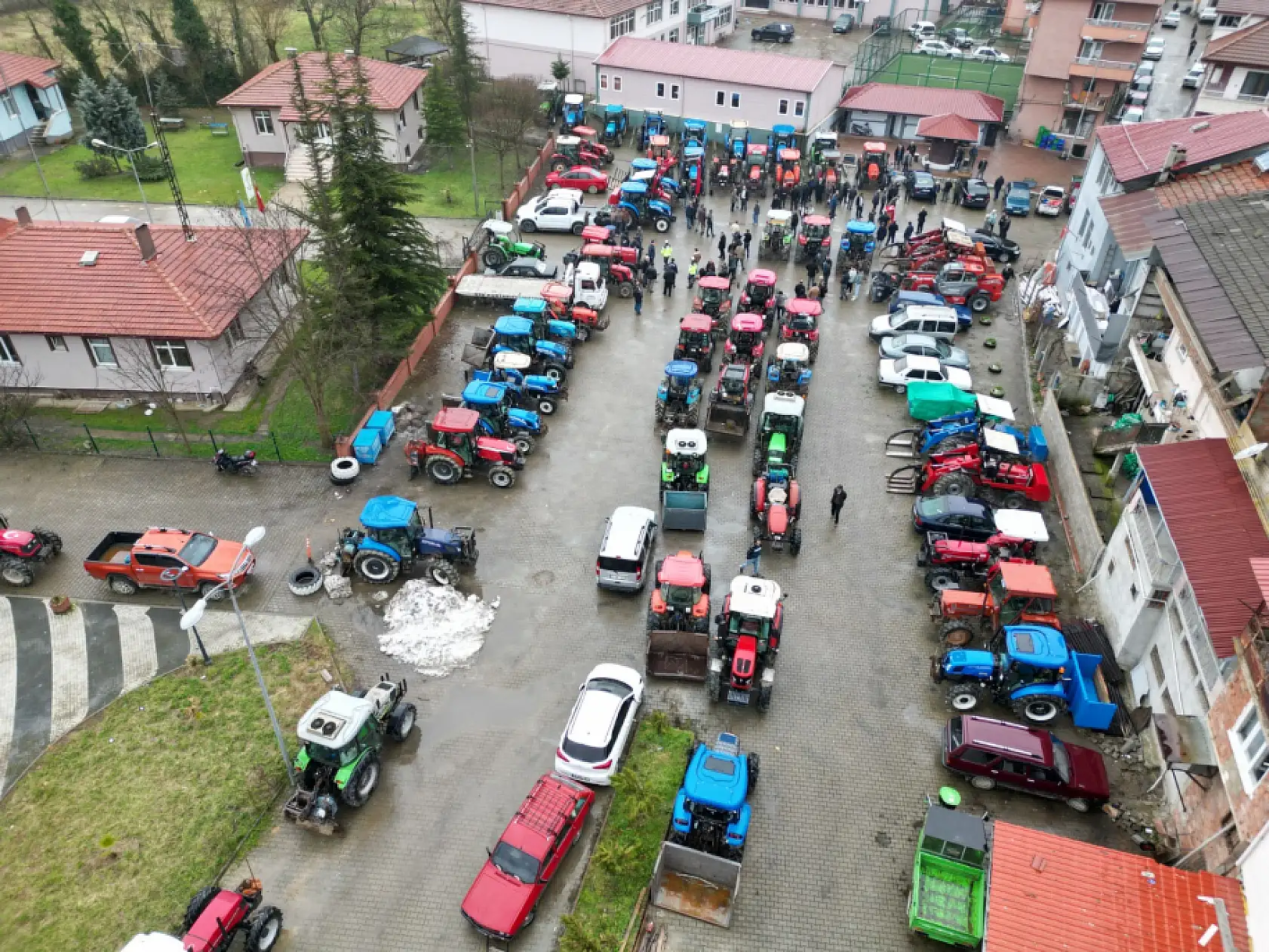 Orman köylüsü emeğinin karşılığını istiyor