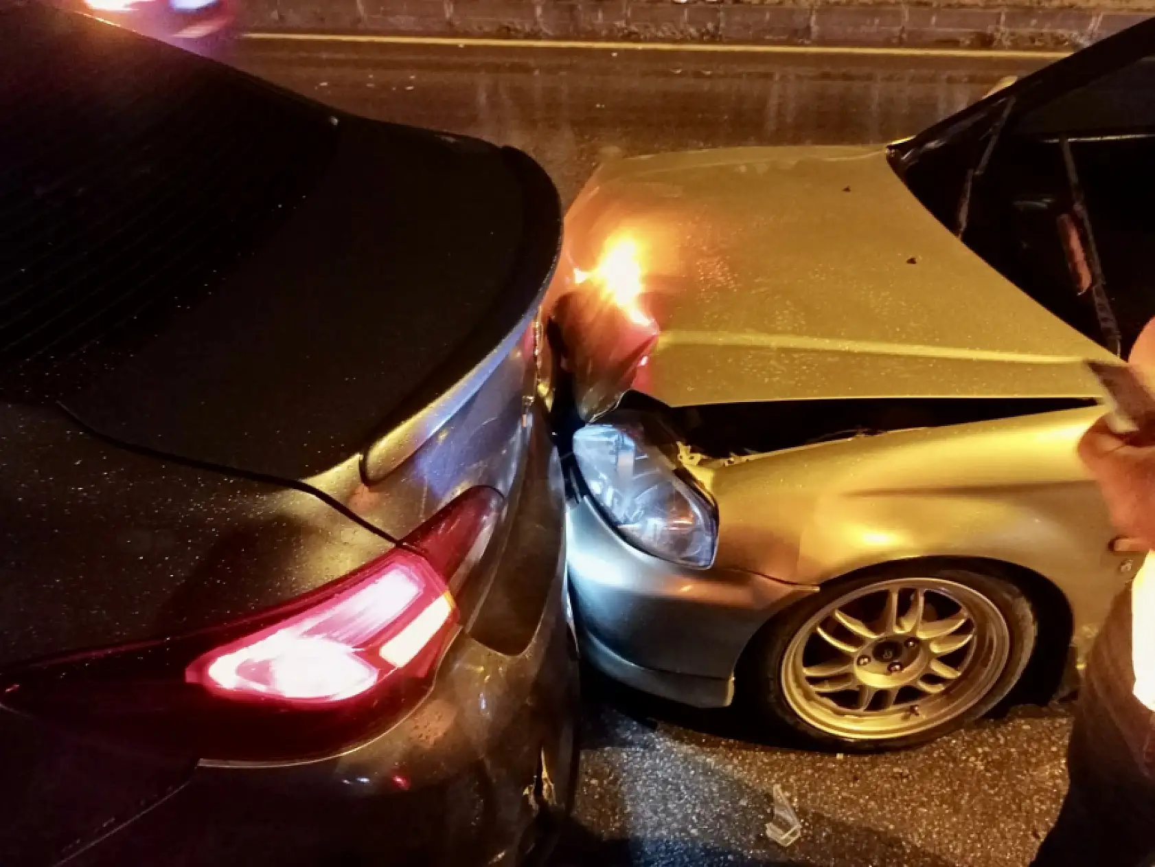 Terminal yolunda zincirleme kaza