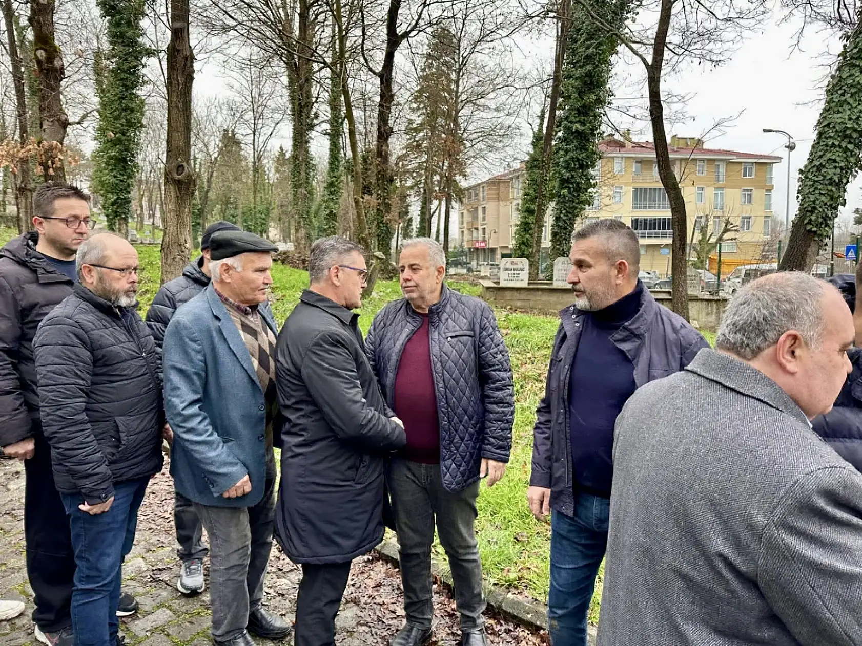 Gözyaşları içerisinde toprağa verildi