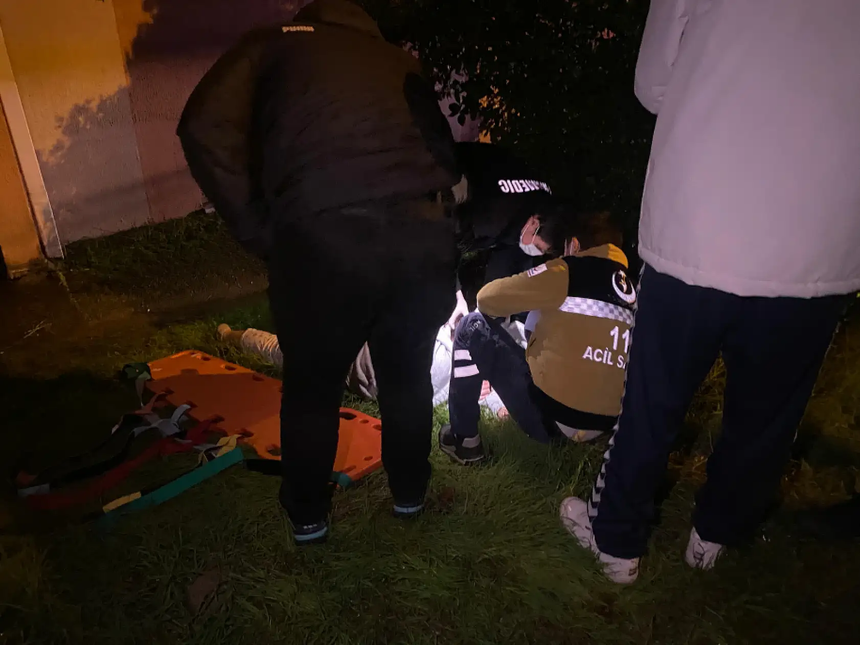 Genç Kız 5. Kattan Düştü