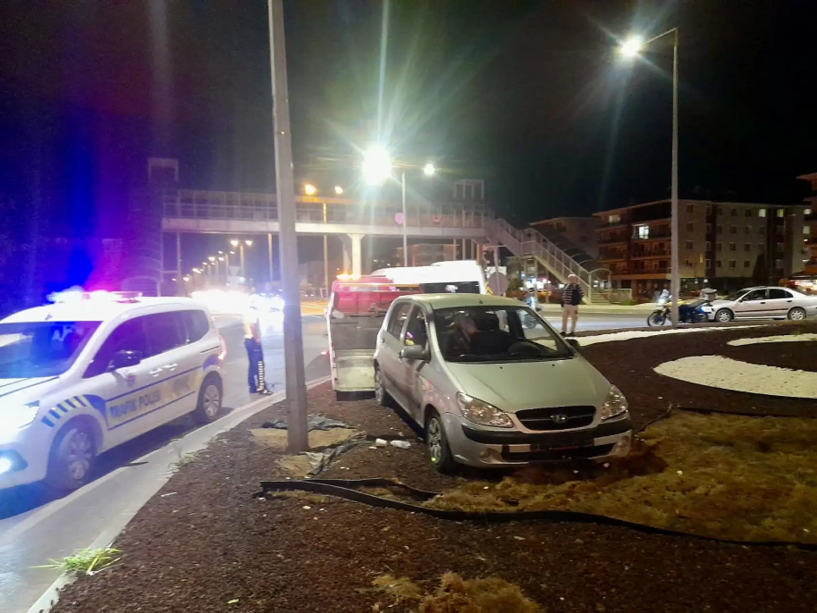 Valilik önündeki kavşakta yine kaza