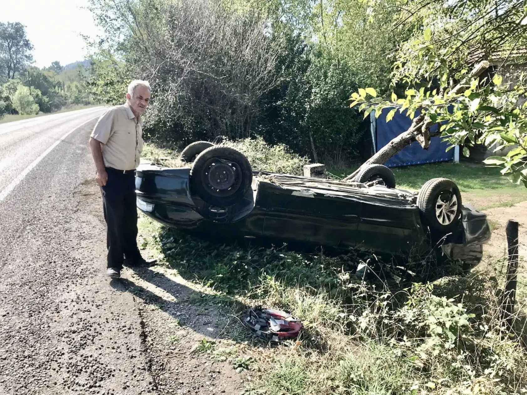 Kontrolden çıkan araç takla attı