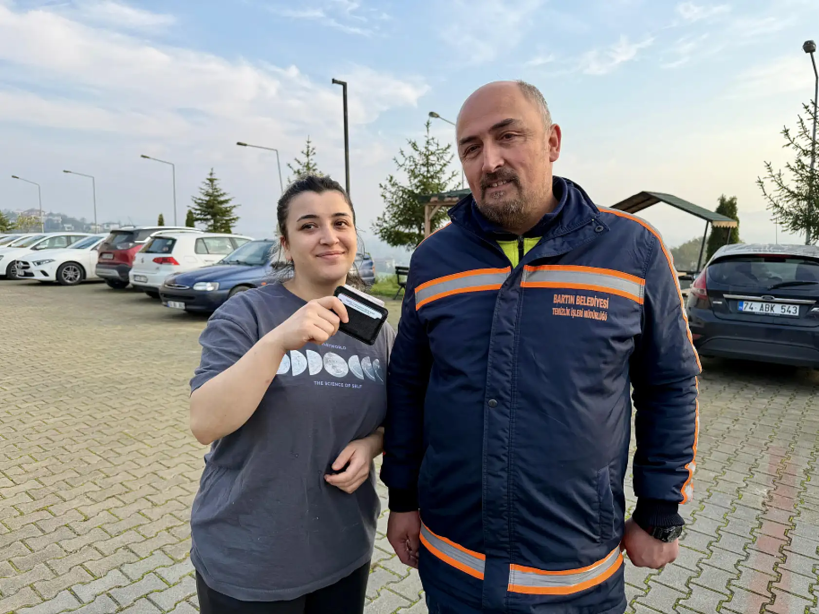 Temizlik personelinden örnek davranış