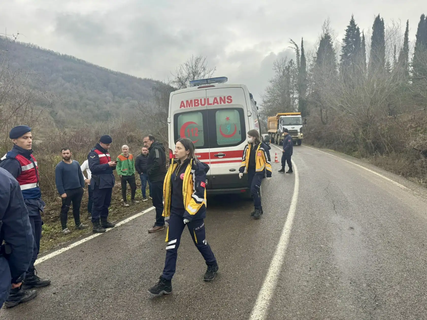 Araba şarampole uçtu