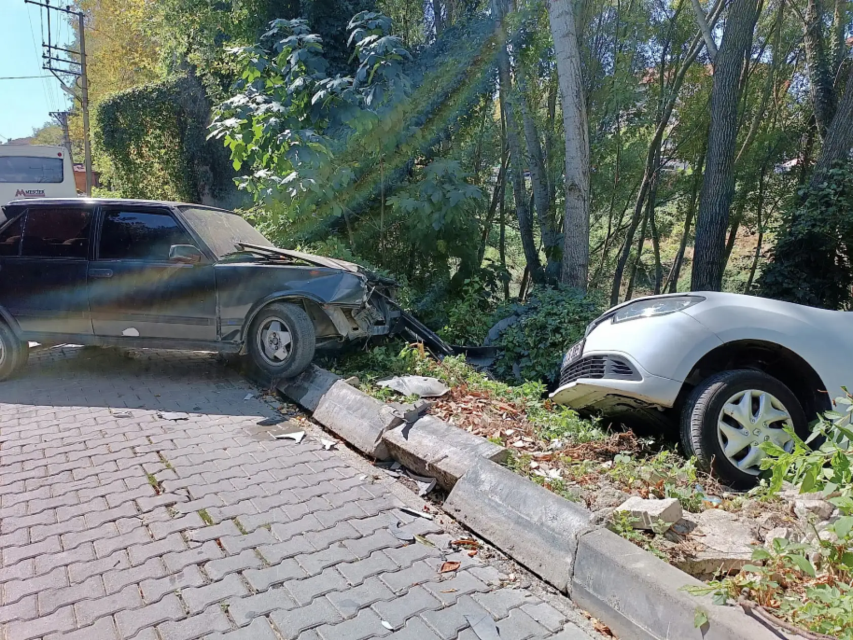 Irmak kenarında korkutan kaza