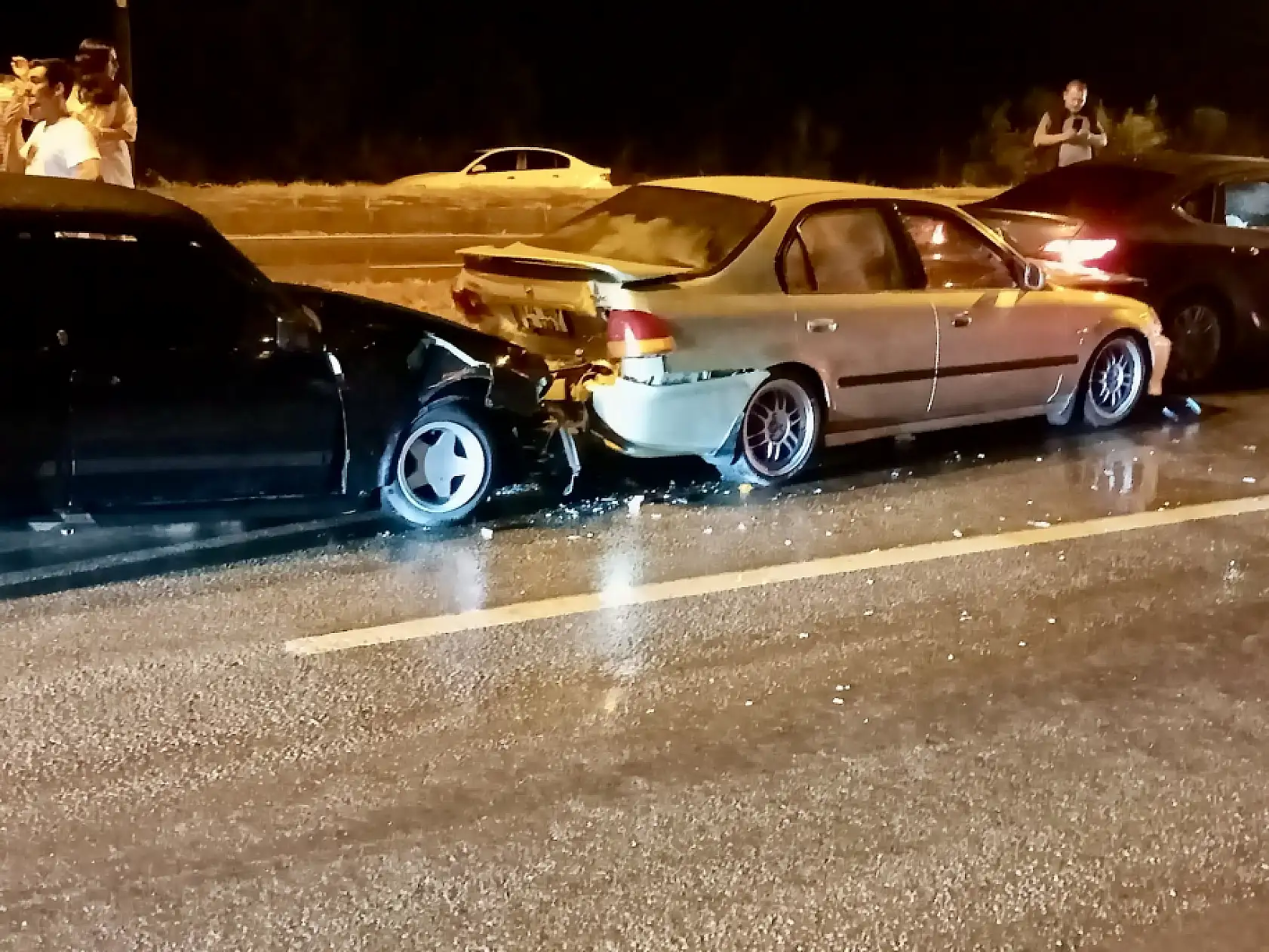 Terminal yolunda zincirleme kaza