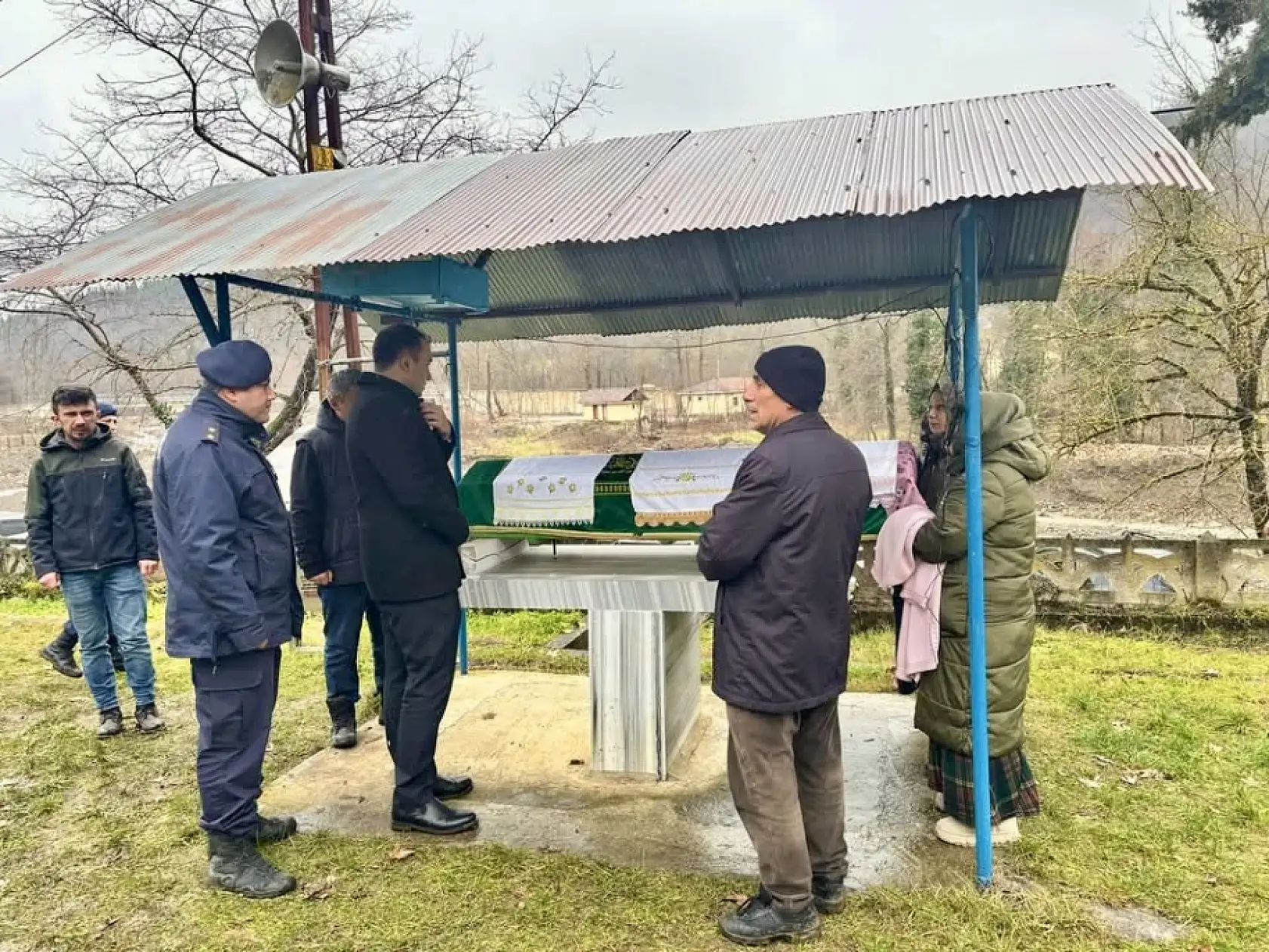 Kaymakam Kadiroğlu, acılı ailenin yanında