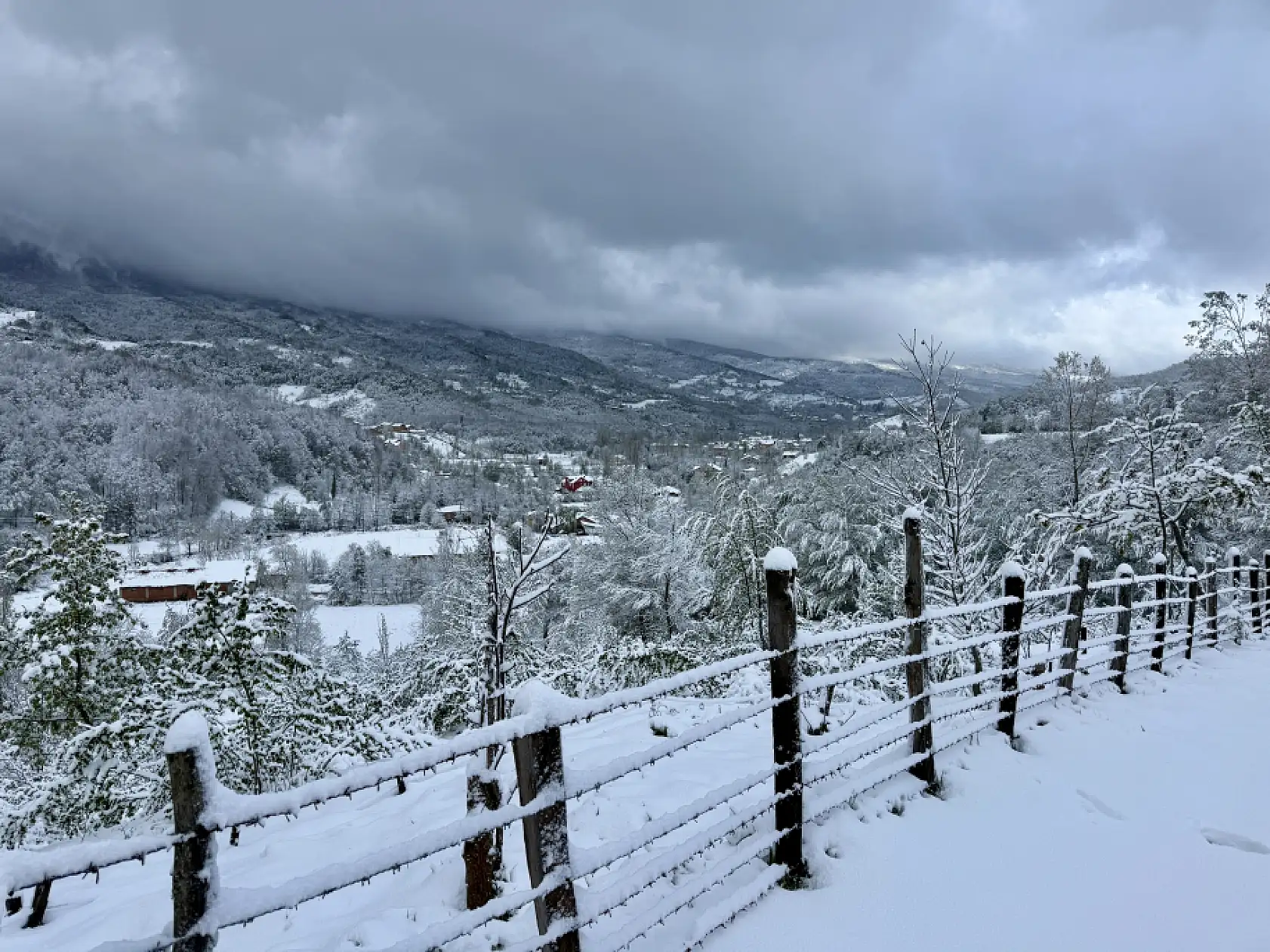 Bartın'da bahar ortasında kar sürprizi