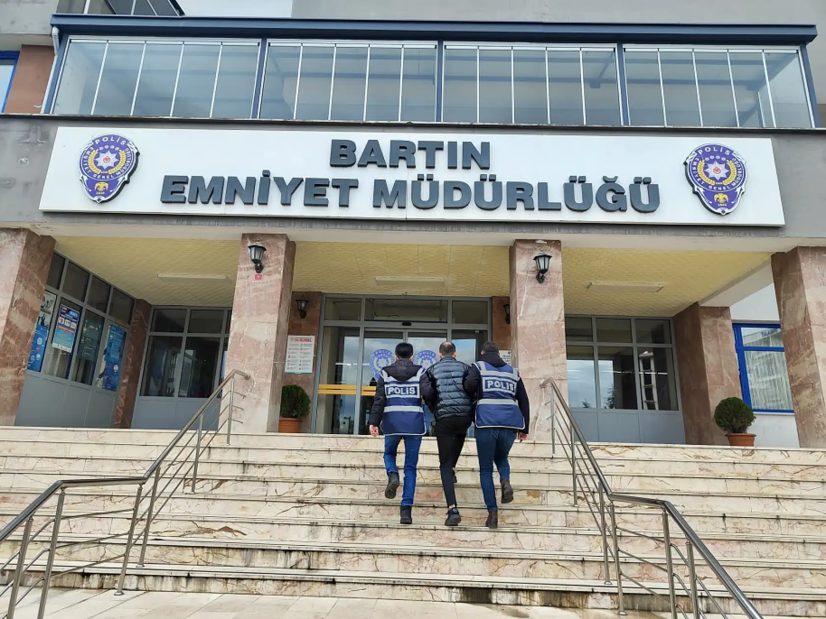 Kıskıvrak yakalandılar