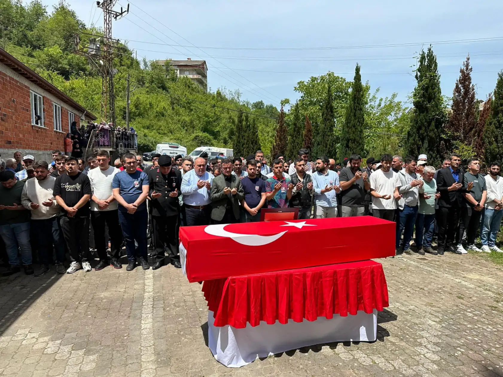 Kumlucalı uzman çavuş toprağa verildi