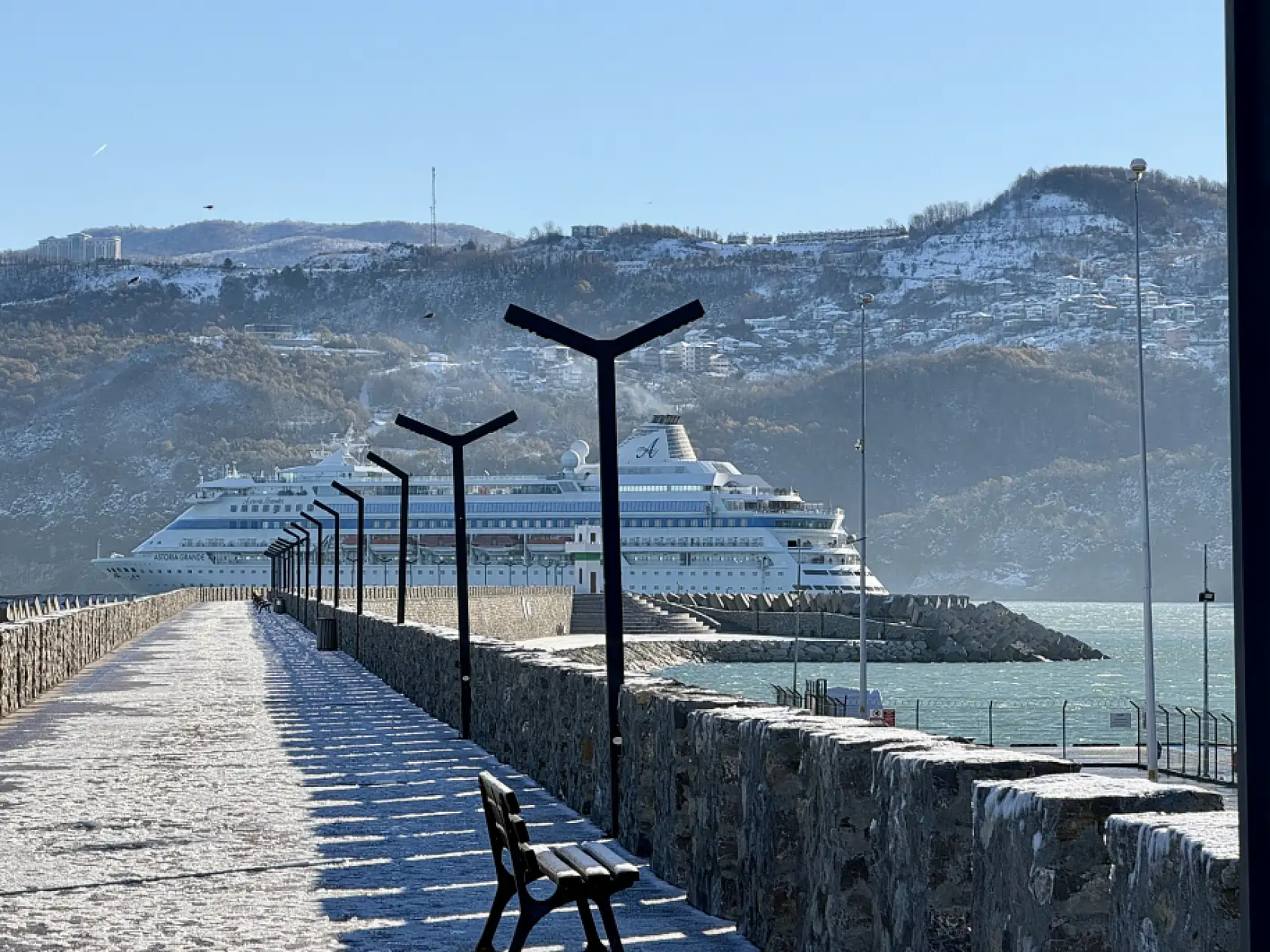 Astoria Grande, limana yanaşamadı