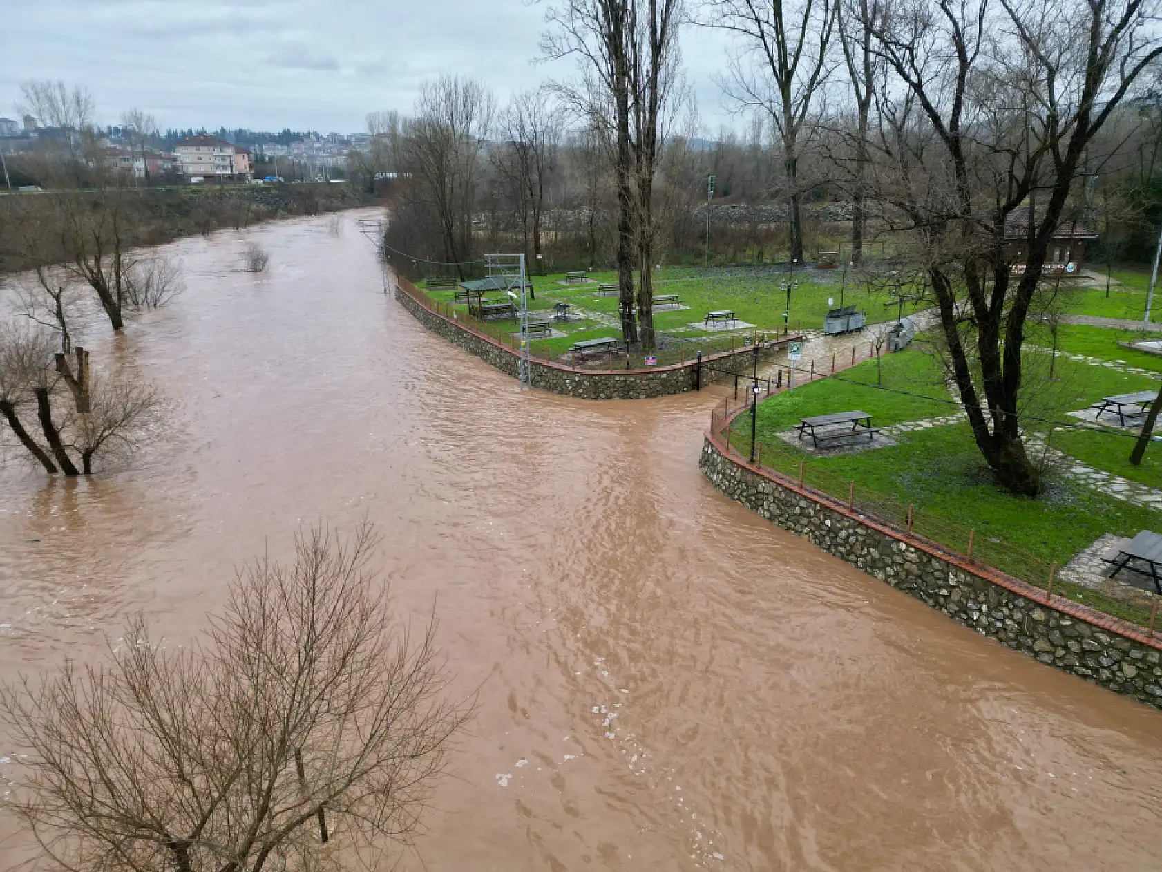Su seviyesi 3 metre yükseldi
