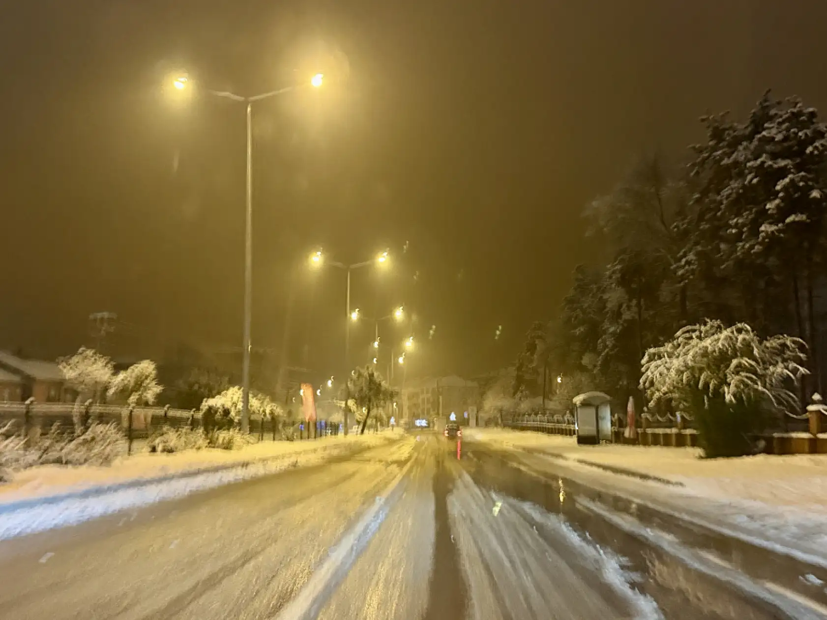 Karda kapanan yollar açılıyor