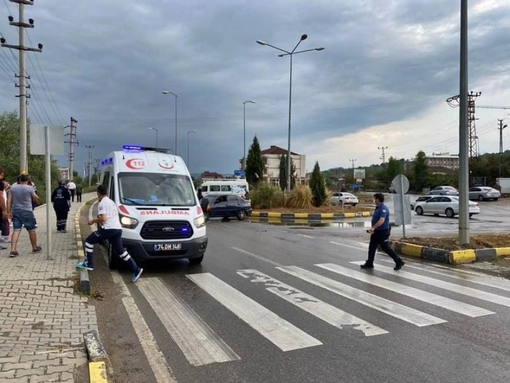 Polisevi kavşağında kaza