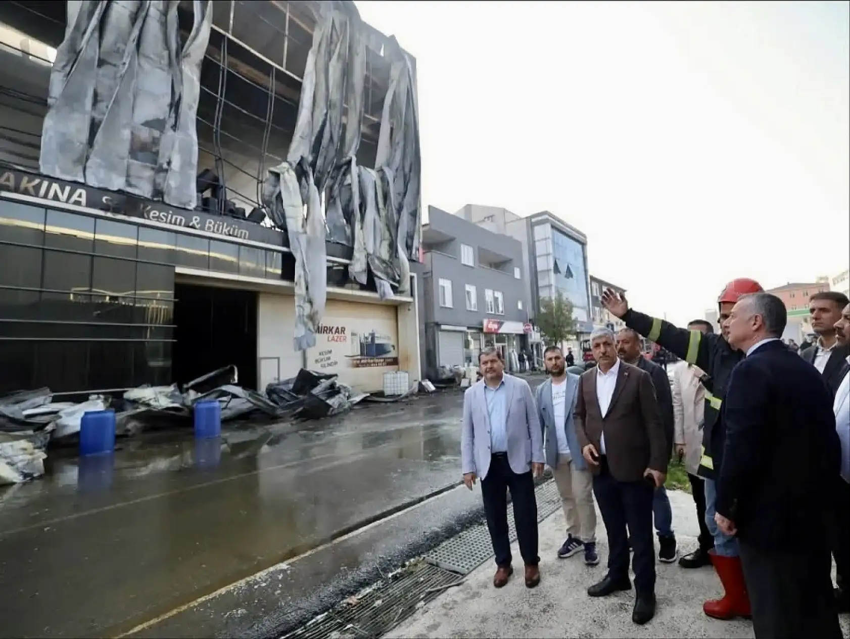 Kozmetik fabrikasında yangın