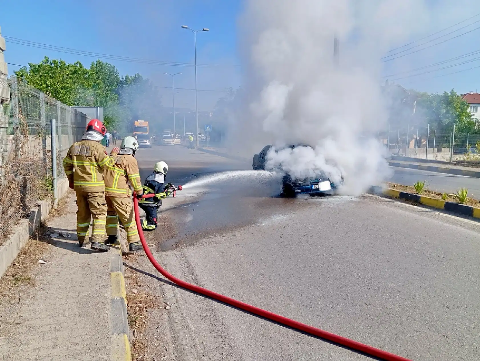 Seyir Halindeki Araç Alev Aldı